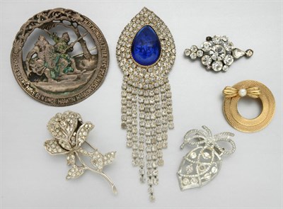 Lot 85 - Group of Costume Jewelry