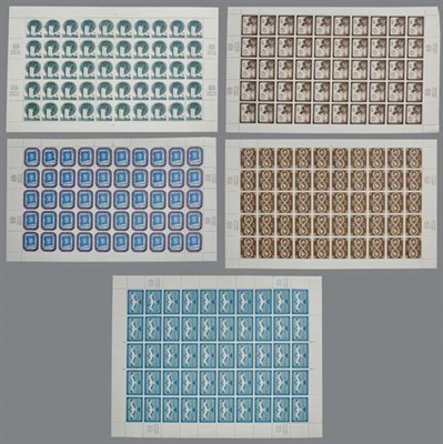 Lot 221 - Assorted Group of Postage Stamps