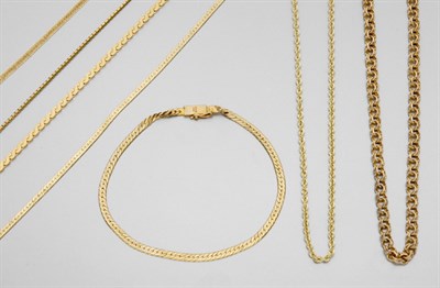 Lot 913 - Lot of Assorted Chains