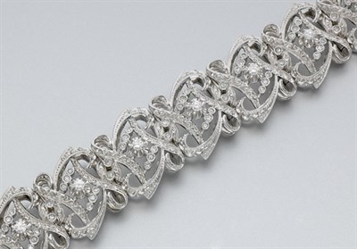 Lot 702 - Diamond Bracelet