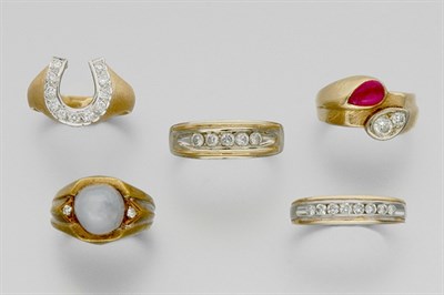 Lot 739 - Eight Assorted Gentleman's Diamond Rings