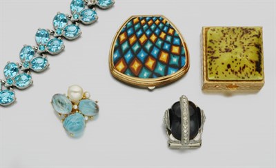 Lot 231 - Lot of Costume Jewelry