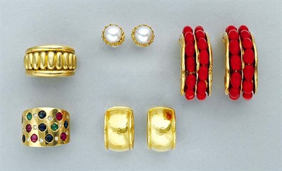 Lot 354 - Group of Gold Jewelry