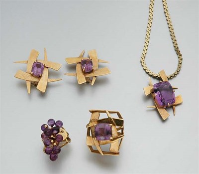 Lot 633 - Group of Gold and Amethyst Jewelry
