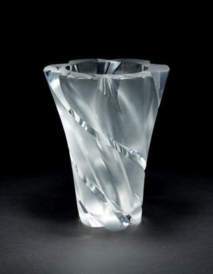 Lot 1133 - LALIQUE Vase, late 20th century Frosted...