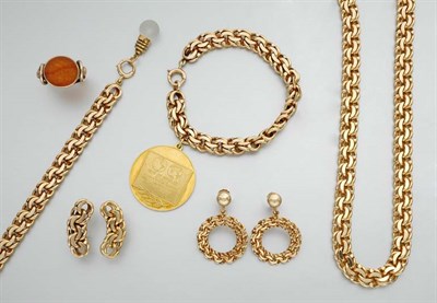Lot 948 - Group of Jewelry