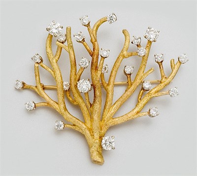 Lot 247 - Gold and Diamond Brooch