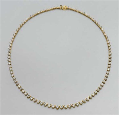 Lot 321 - Diamond Necklace
