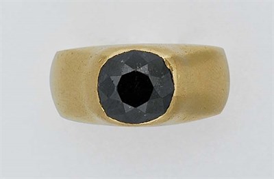 Lot 24 - Gold and Black Diamond Band Ring