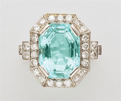 Lot 351 - Emerald and Diamond Ring