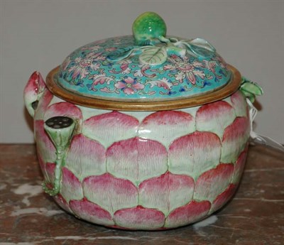Lot 4549 - Chinese Export Porcelain Three-Piece Fruit...