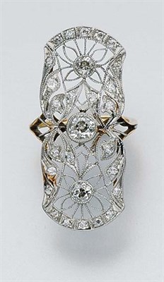Lot 219 - Diamond Filigree Ring