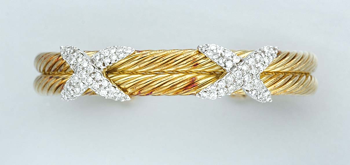 Lot 263 - Gold and Diamond Bangle