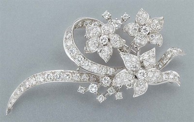 Lot 114 - Diamond En Tremblant Brooch