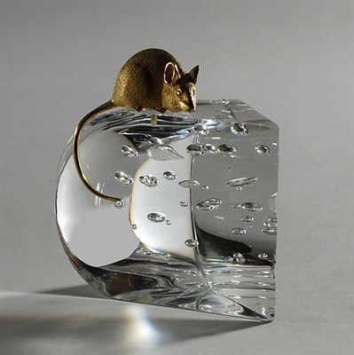 Lot 4343 - Steuben Glass and Gilt-Metal Mouse and Cheese