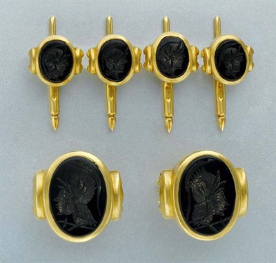 Lot 259 - Gold and Black Onyx Intaglio Dress Set