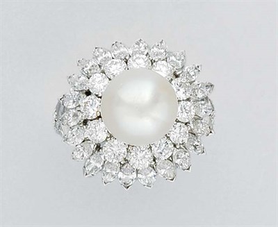 Lot 183 - Cultured Pearl and Diamond Ring