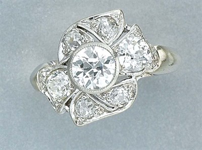 Lot 268 - Diamond Ring
