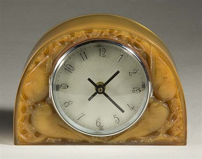 Lot 3466 - R. Lalique Molded Glass Moineaux Electric...