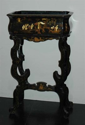 Lot 126 - Georgian Style Chinoiserie Decorated Plant...
