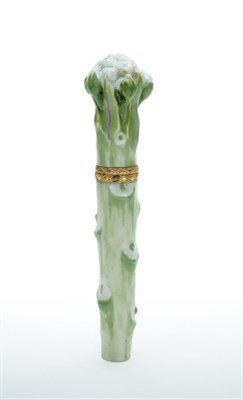 Lot 1647 - English Porcelain Etui and Cover Chelsea,...