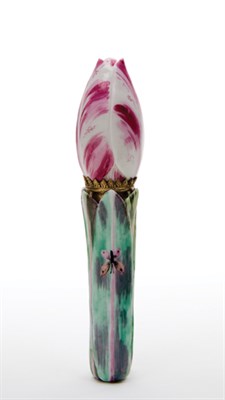 Lot 1651 - English Porcelain Etui and Cover St. James...