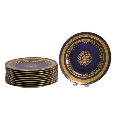 Lot 318 - Assembled Set of Eleven Mintons Gilt-Decorated...