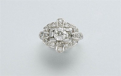 Lot 2332 - Diamond Ring