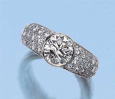 Lot 529 - Diamond Ring