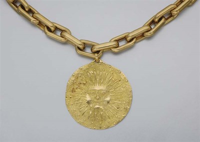 Lot 263 - Gold Chain Necklace with Pendant