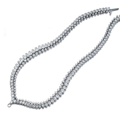 Lot 540 - Diamond Necklace