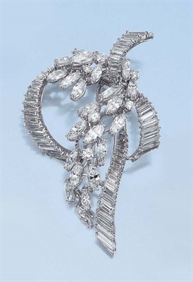 Lot 517 - Diamond Bow Clip-Brooch