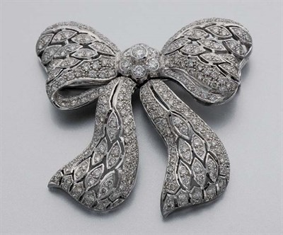 Lot 245 - Diamond Bow Brooch