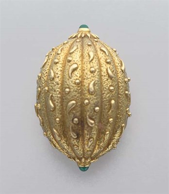 Lot 67 - Gold and Dyed Green Chalcedony Pill Box