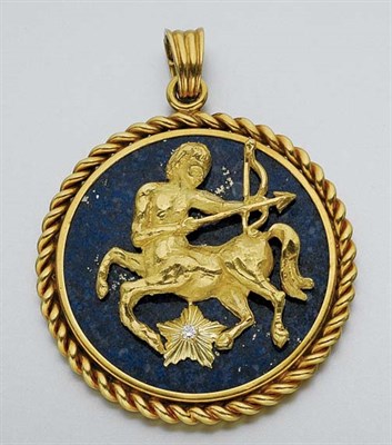 Lot 100 - Gold and Lapis Pendant