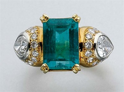 Lot 158 - Gold, Emerald and Diamond Ring