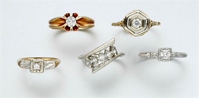 Lot 2652 - Seventeen Diamond Rings