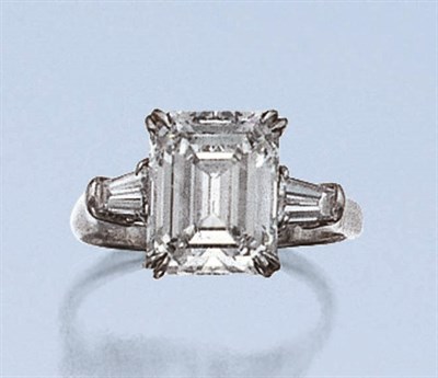 Lot 622 - Diamond Ring
