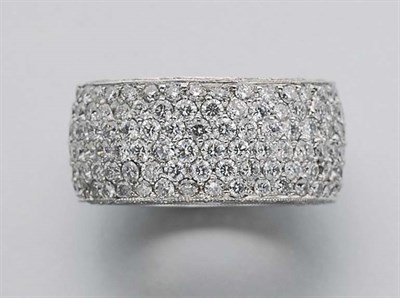 Lot 289 - Diamond Band Ring
