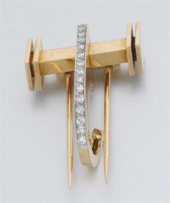 Lot 390 - Gold, Platinum and Diamond Clip-Brooch