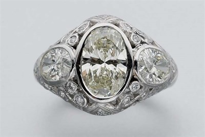 Lot 153 - Diamond Ring