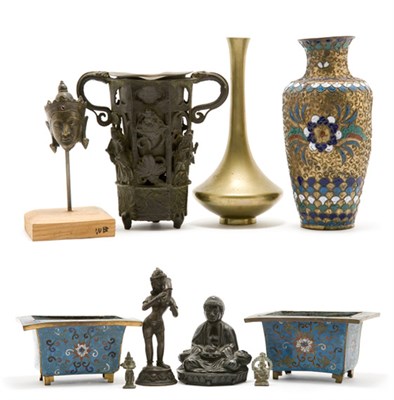 Lot 2016 - Group of Chinese and Japanese Bronzes and...