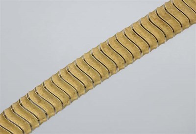 Lot 51 - Gold Bracelet