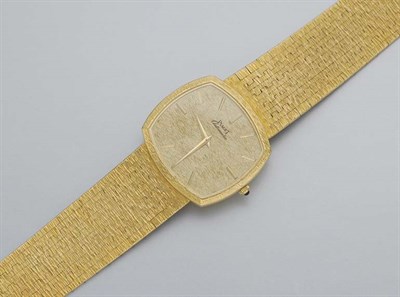 Lot 348 - Gentleman's Gold Wristwatch