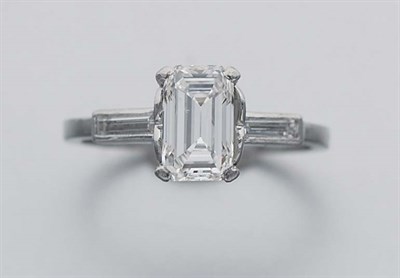 Lot 77 - Diamond Ring