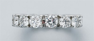 Lot 407 - Diamond Band Ring