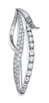 Lot 544 - Diamond Brooch