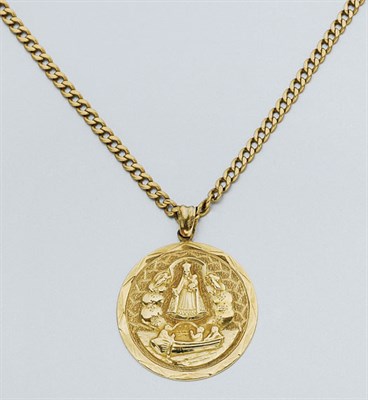Lot 2222 - Gold Medallion and Chain