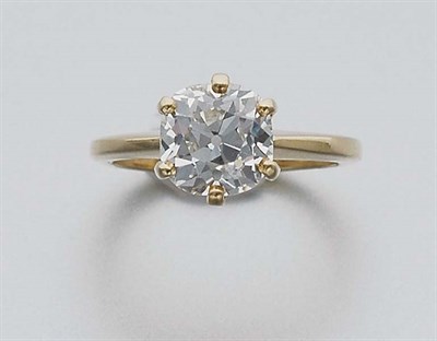 Lot 26 - Gold and Diamond Ring