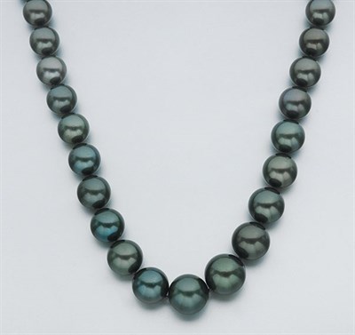 Lot 151 - Black Cultured Pearl Necklace